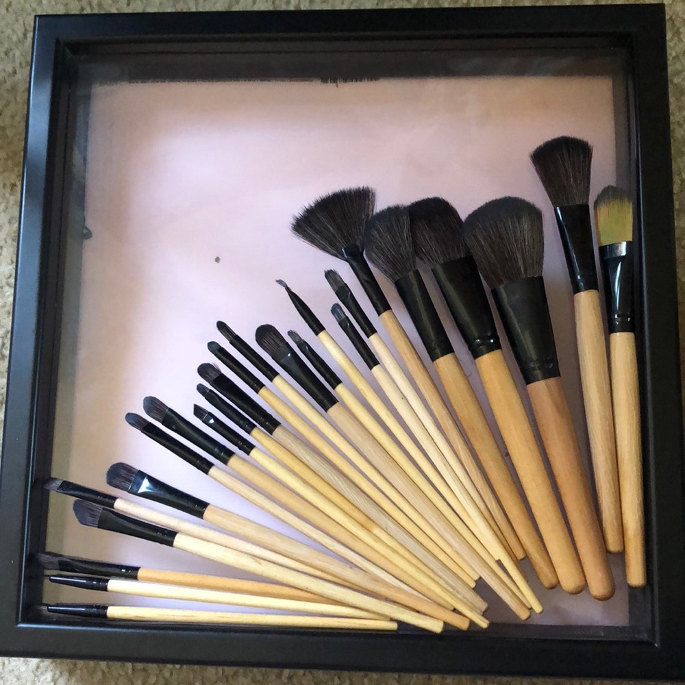 24 piece brush set slightly used